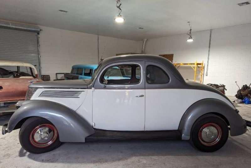 1937 Ford Coupe for sale in Michigan (ID-126043) 1937 Ford Coupe for sale in Michigan (ID-126043)