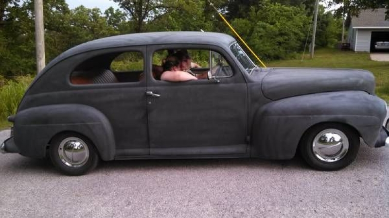 1947 Ford Deluxe for sale (ID-100679) 1947 Ford Deluxe for sale (ID-100679)