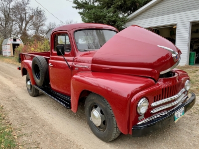 1952 International L120 for sale in Alberta