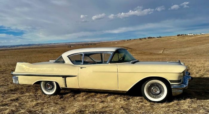 1957 Cadillac Coupe DeVille for sale in Michigan (ID-125800) 1957 Cadillac Coupe DeVille for sale in Michigan (ID-125800)