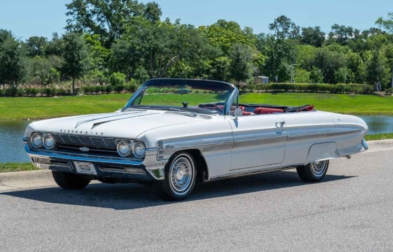 1961 Oldsmobile Starfire for sale (ID-130703) 1961 Oldsmobile Starfire for sale (ID-130703)