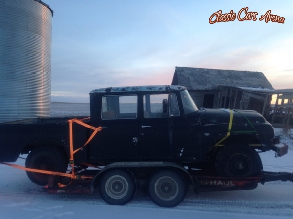 1964 International 1110 for sale in Calgary, Alberta (ID-20337) 1964 International 1110 for sale in Calgary, Alberta (ID-20337)