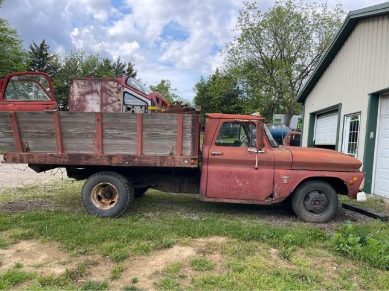 1964 Chevrolet C30 for sale in Michigan (ID-130067) 1964 Chevrolet C30 for sale in Michigan (ID-130067)