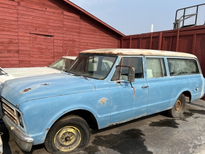 1967 Chevrolet Suburban for sale at $4,000