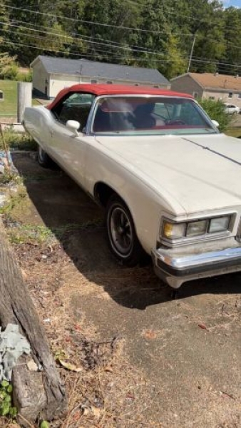 1975 Pontiac Grand Ville for sale in Michigan (ID-126148) 1975 Pontiac Grand Ville for sale in Michigan (ID-126148)