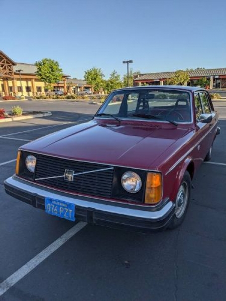 1976 Volvo 244 for sale in Michigan (ID-100924) 1976 Volvo 244 for sale in Michigan (ID-100924)