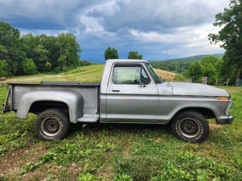 1977 Ford F100 for sale in Michigan (ID-118324) 1977 Ford F100 for sale in Michigan (ID-118324)