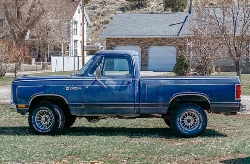 1985 Dodge D150 for sale in Michigan (ID-88680) 1985 Dodge D150 for sale in Michigan (ID-88680)