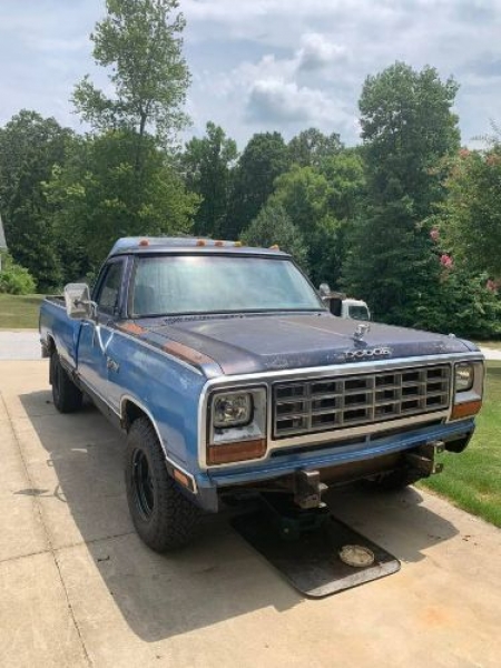 1985 Dodge D150 for sale in Michigan (ID-102913) 1985 Dodge D150 for sale in Michigan (ID-102913)