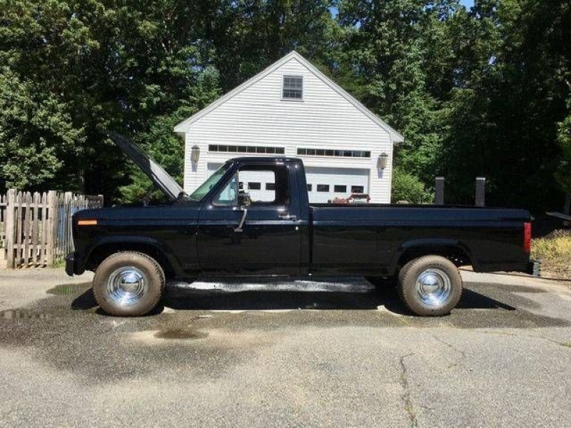 1985 Ford F100 for sale in Michigan (ID-94637) 1985 Ford F100 for sale in Michigan (ID-94637)