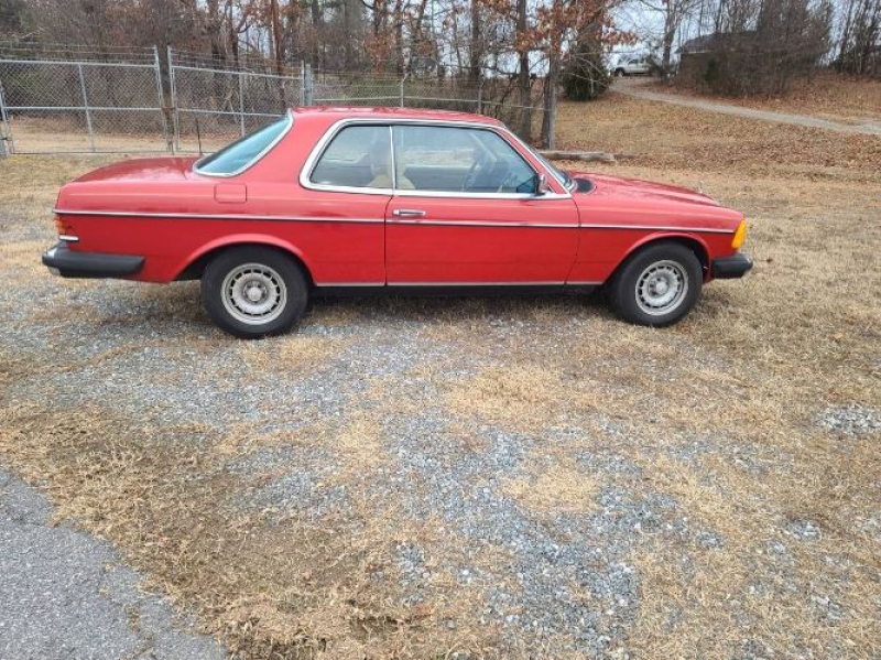 1985 Mercedes-Benz 300CD for sale in Michigan (ID-112076) 1985 Mercedes-Benz 300CD for sale in Michigan (ID-112076)