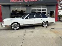 1986 Lincoln Town Car for sale in Riverhead, New York (ID-123412)