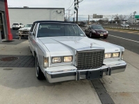 1986 Lincoln Town Car for sale in Riverhead, New York (ID-123412)