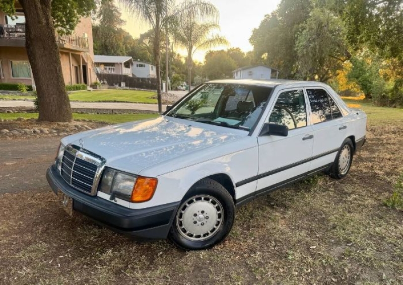 1986 Mercedes-Benz 300E for sale in Michigan (ID-144241)
