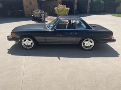 1986 Mercedes-Benz 560 SL for sale in Michigan