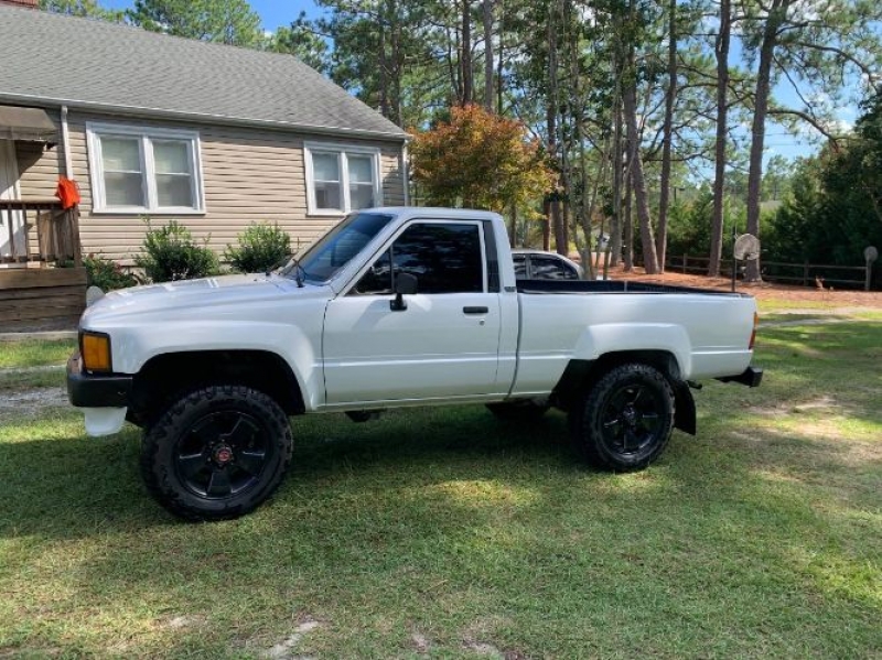 1986 Toyota Pickup for sale in Michigan (ID-122059) 1986 Toyota Pickup for sale in Michigan (ID-122059)
