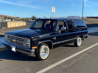 1987 Chevrolet Suburban for sale by owner