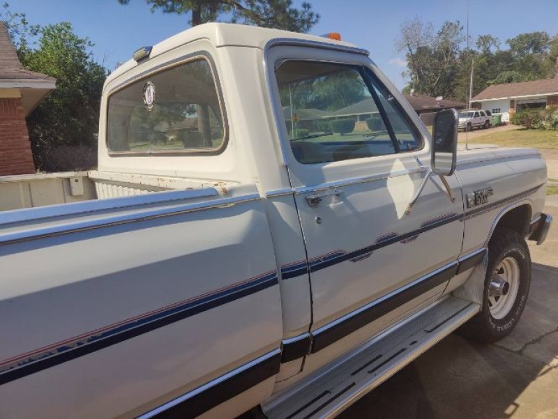 1987 Dodge W150 for sale in Michigan (ID-137641) 1987 Dodge W150 for sale in Michigan (ID-137641)