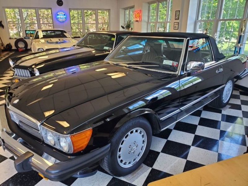 1988 Mercedes-Benz 560 for sale in Medford, New York (ID-81135) 1988 Mercedes-Benz 560 for sale in Medford, New York (ID-81135)