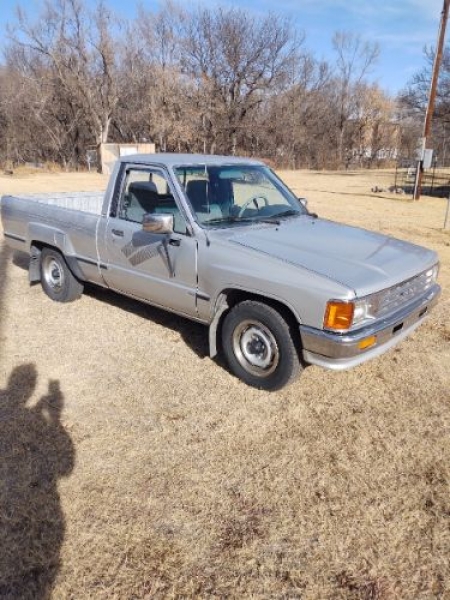 1988 Toyota Pickup for sale in Michigan (ID-88654) 1988 Toyota Pickup for sale in Michigan (ID-88654)