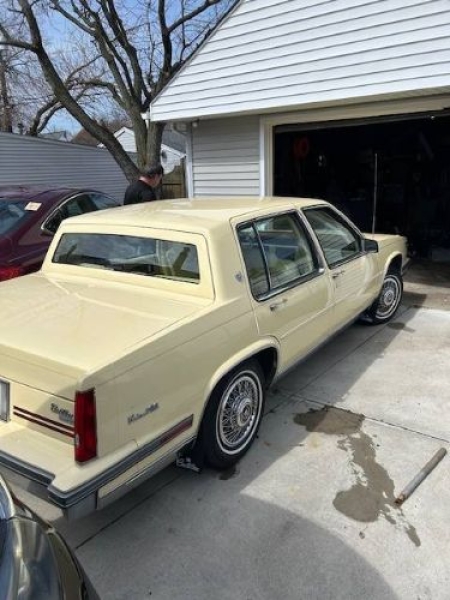 1988 Cadillac DeVille for sale in Michigan (ID-143333)