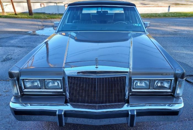1988 Lincoln Town Car for sale in Michigan (ID-94889)