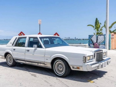 1988 Lincoln Town Car for sale