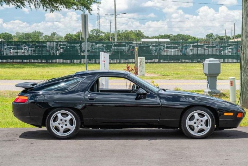1988 Porsche 928 for sale (ID-143007) 1988 Porsche 928 for sale (ID-143007)