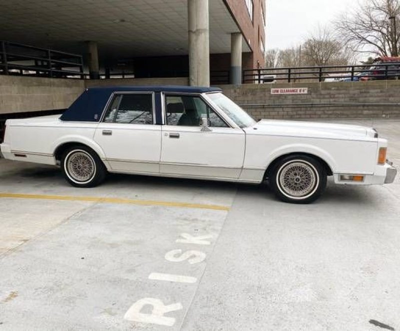 1989 Lincoln Town Car for sale in New Jersey (ID-86779) 1989 Lincoln Town Car for sale in New Jersey (ID-86779)