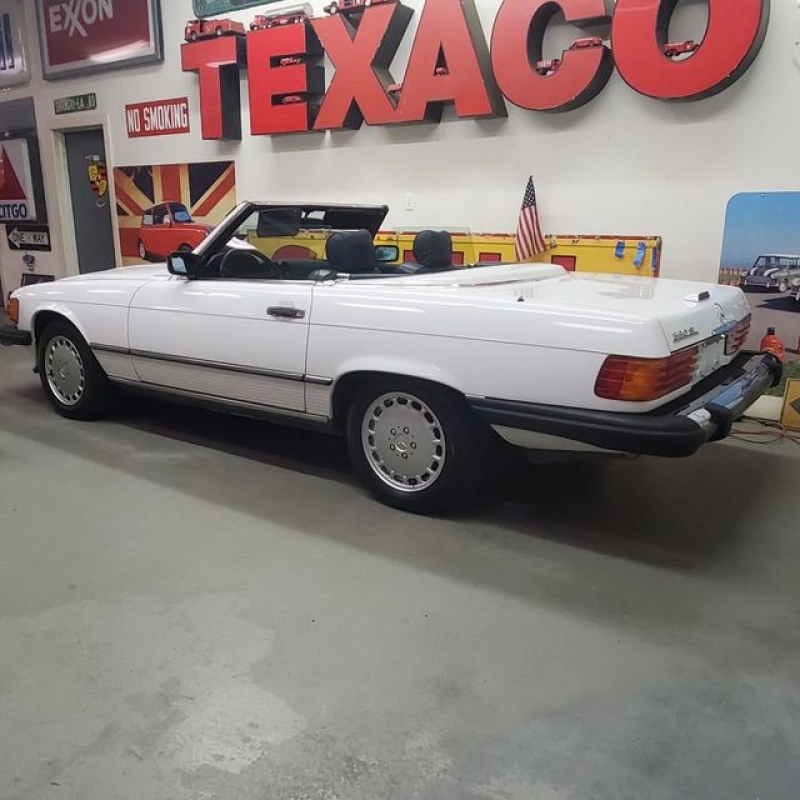 1989 Mercedes-Benz 560 for sale in Riverhead, New York (ID-87221)
