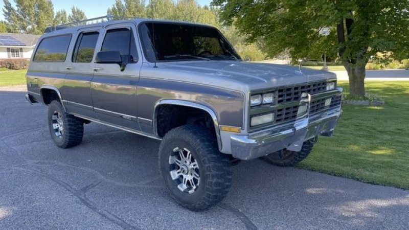 1990 Chevrolet Suburban for sale in Michigan (ID-92385)