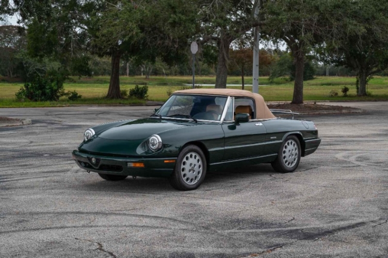 1991 Alfa Romeo Spider for sale (ID-124944) 1991 Alfa Romeo Spider for sale (ID-124944)