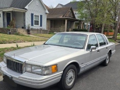 1992 Lincoln Town Car for sale