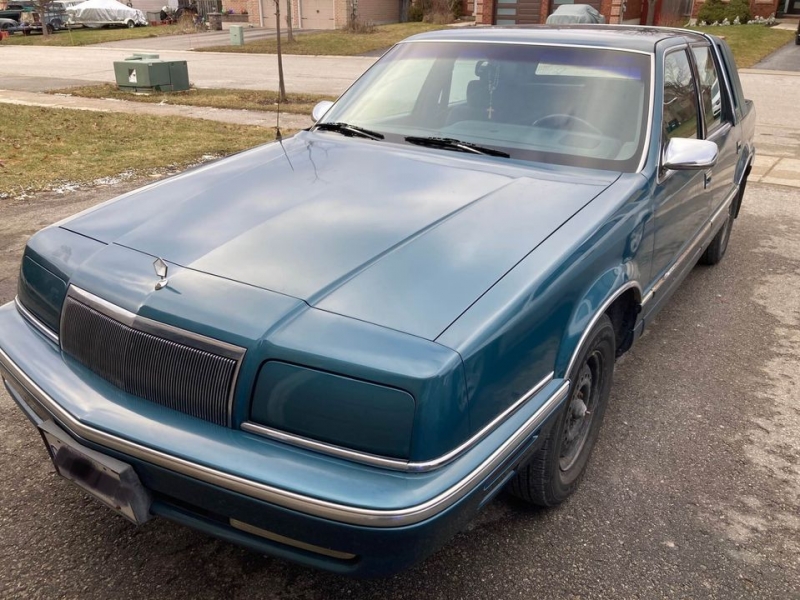 1993 Chrysler New Yorker for sale in Barrie, Ontario (ID-124348) 1993 Chrysler New Yorker for sale in Barrie, Ontario (ID-124348)