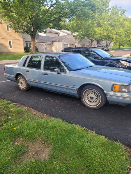 1994 Lincoln Town Car for sale in Hatboro, Pennsylvania (ID-142959)