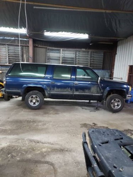 1994 GMC Suburban for sale in Michigan (ID-96051) 1994 GMC Suburban for sale in Michigan (ID-96051)
