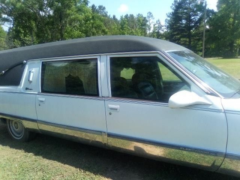 1995 Cadillac Fleetwood for sale in Michigan (ID-101101) 1995 Cadillac Fleetwood for sale in Michigan (ID-101101)