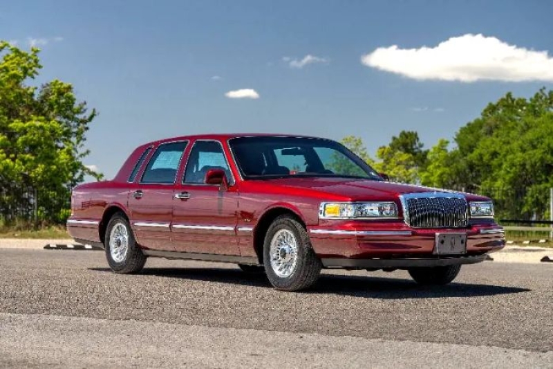 1996 Lincoln Town Car for sale in Michigan (ID-130019)