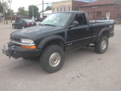 1998 Chevrolet S10 for sale at $9,995