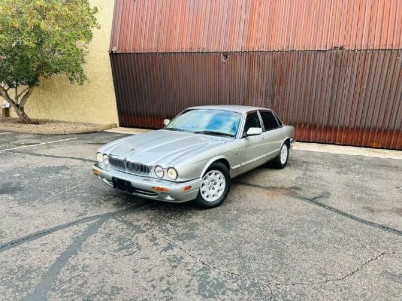 1999 Jaguar XJ8 for sale in Michigan (ID-137002) 1999 Jaguar XJ8 for sale in Michigan (ID-137002)