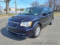 2011 Chrysler Town & Country for sale in Riverhead, New York (ID-162392)