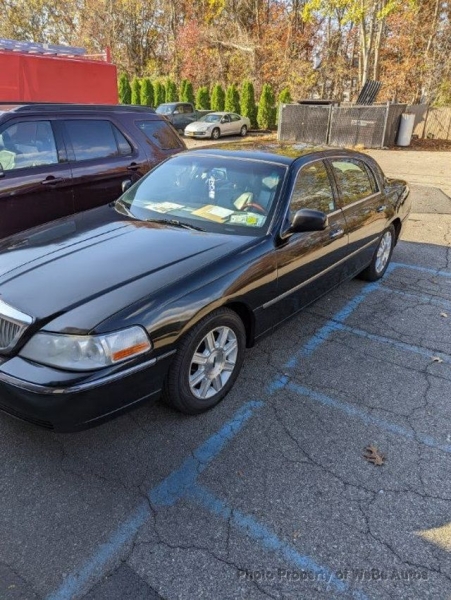 2011 Lincoln Town Car for sale in Riverhead, New York (ID-137335)
