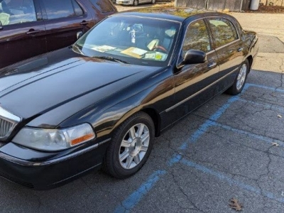 2011 Lincoln Town Car for sale