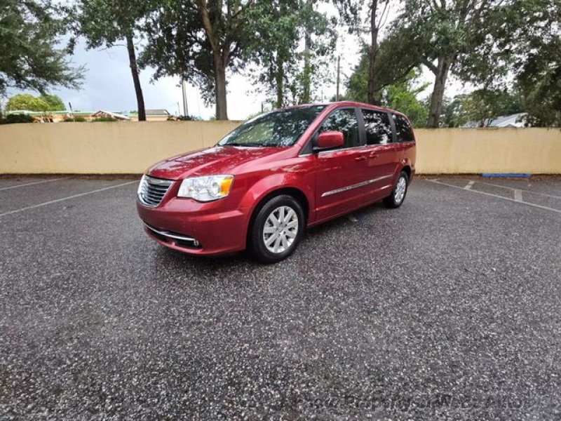 2014 Chrysler Town & Country for sale in Riverhead, New York (ID-142083) 2014 Chrysler Town & Country for sale in Riverhead, New York (ID-142083)
