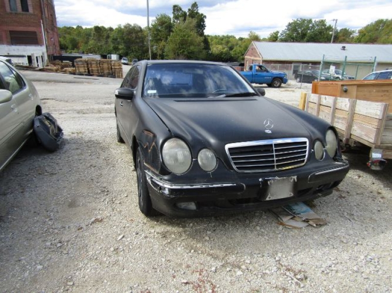 2000 Mercedes-Benz E320