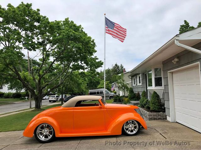 1937 Ford Deluxe