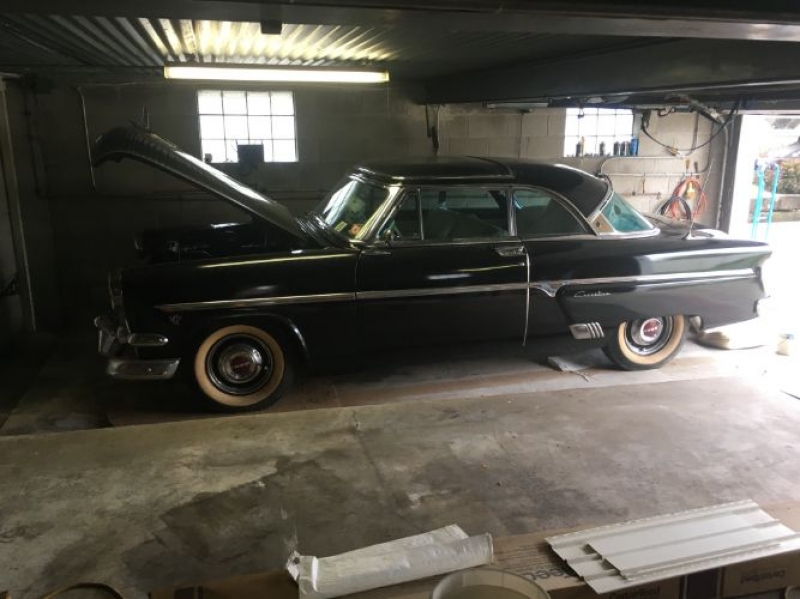 1954 Ford Skyliner