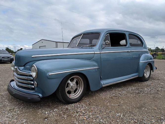 1948 Ford Deluxe