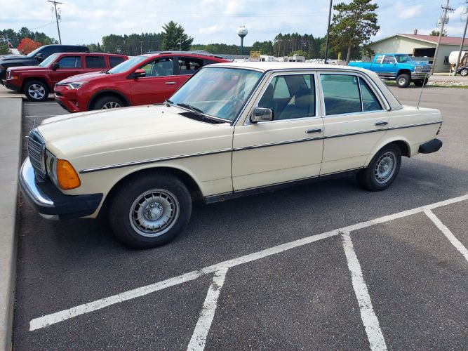 1983 Mercedes-Benz 300D