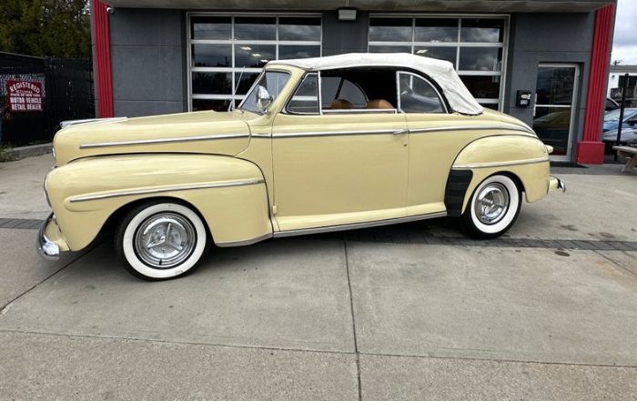1948 Ford Deluxe